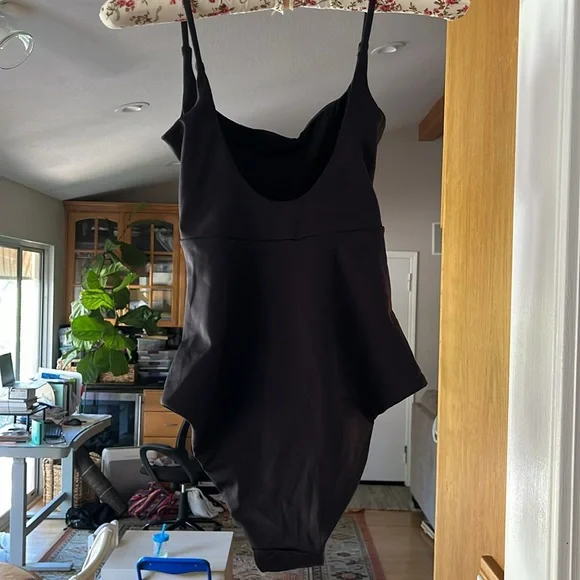 Black Peak Suit medium - Picture 4 of 4